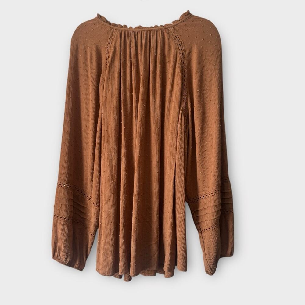 Torrid Washable Gauze Lace Inset Top, size 4/4x - Picture 8 of 11